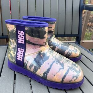UGG women’s classic clear mini marble boots in violet night size 9